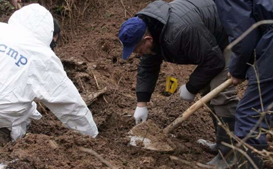 Ekshumacija na području Vlasenice: Pronađeno šest kompletnih tijela