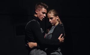 Propadanje društva prikazano kroz oči srednjoškolaca