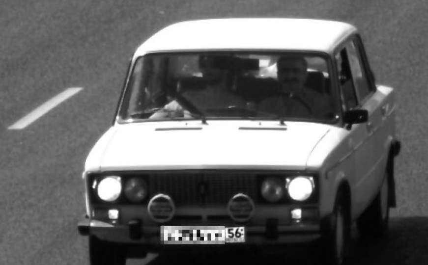 Snimak saobraćajne kamere: Vozač i suvozač liče na Staljina i Isusa