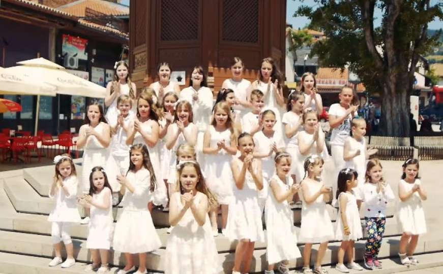 Dječji hor "Palčići" iz Sarajeva na znakovnom jeziku snimio spot za novu pjesmu