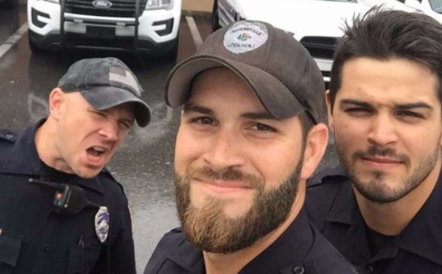 Seksi selfie policajaca koji su spašavali žrtve uragana Irma oduševio žene