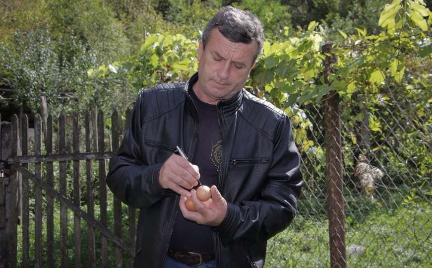 Neobični energičar iz Prijedora: Sa tri kokošija jajeta otkrio hiljade izvora vode