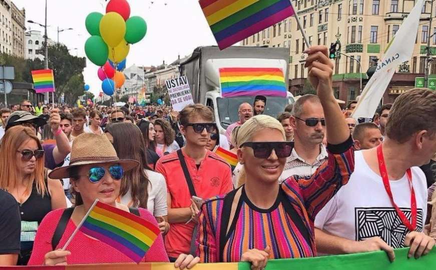 Parada ponosa: U prvim redovima Karleuša, Mirjana Karanović