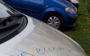 Poruka parking papku u Sarajevu: Ne blokiraj prilaz zgradi