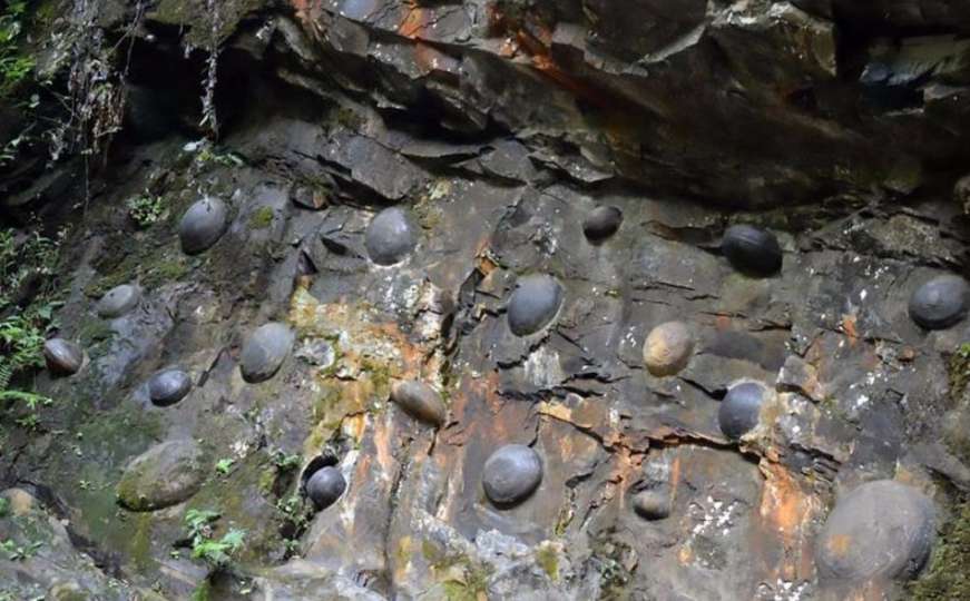 Misteriozna stijena svakih 30 godina "snese jaje" 