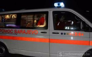 Mladić zboden u ulazu zgrade u Ilijašu, policija traga za počiniocem