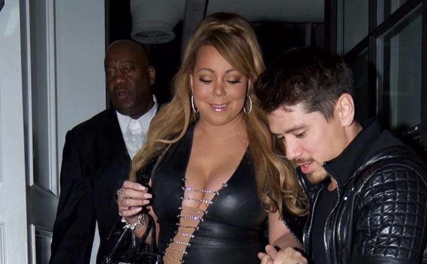 Vidno se udebljala: Kako je Mariah Carey jedva stala u usku haljinu