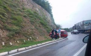 Teška saobraćajna nesreća kod tunela Vranduk: Sudar pet vozila, više povrijeđenih