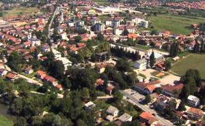 Vaspitačica u Kotor Varošu natjerala dva gola 5-godišnjaka da čiste toalet
