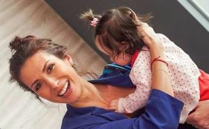 Dalija Hasanbegović-Konaković napisala pjesmu za kćerkicu