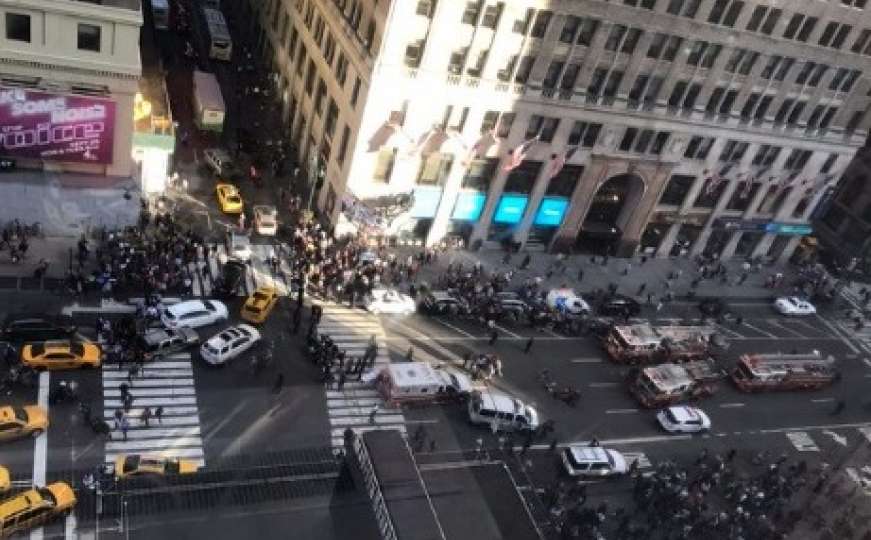 Incident u New Yorku: Automobilom uletio među pješake, više povrijeđenih