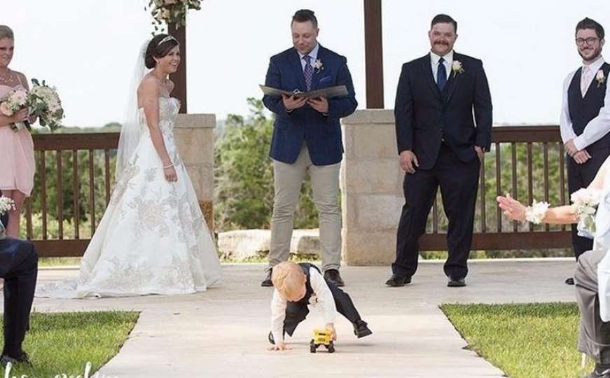 Urnebesne fotografije djece na vjenčanjima koje će vas nasmijati