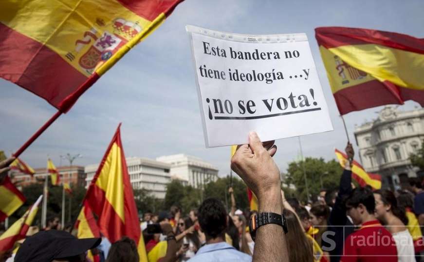 Španci izašli na ulice: Uhapsite predsjednika Katalonije