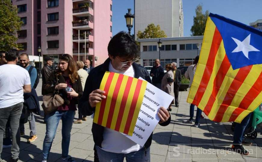 Građani Sarajeva se okupili na Trgu Barcelone: Podrška za naše prijatelje Katalonce