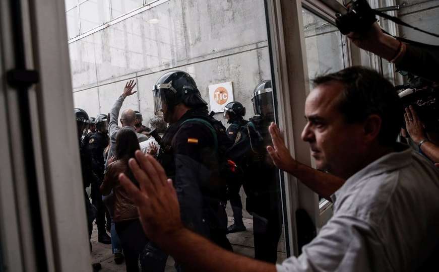 Zatvorena birališta u Kataloniji, 760 povrijeđenih osoba 
