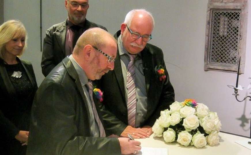 U Njemačkoj prvi put u historiji sklopljeni istospolni brakovi 