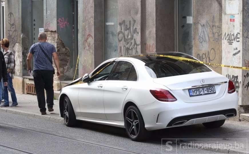 Automobilom udario dvojicu mladića na trotoaru u centru Sarajeva