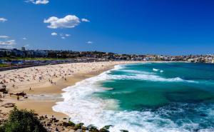 Fotografirao plažu pa shvatio da je snimio par u veoma intimnom trenutku