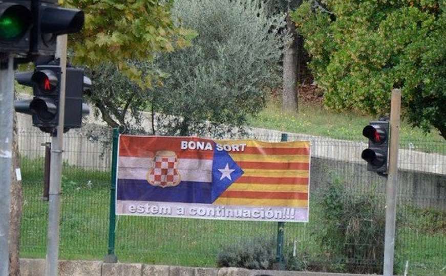 Osvanuo transparent s zastavom Katalonije i Herceg-Bosne: Mi smo sljedeći