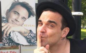 Robbie Williams ft. Big Narstie and Atlantic Horns - Go Mental