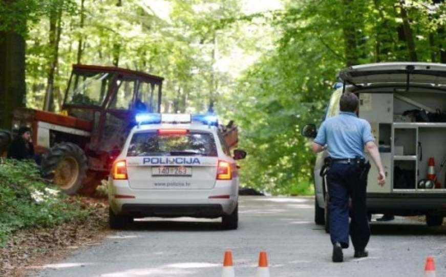 U šumi pronađen automobil s tri spaljena tijela 