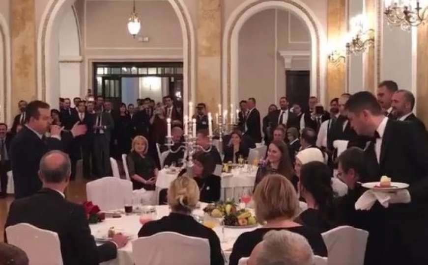 Beograd: Dačić zapjevao na turskom u Erdoganovu čast