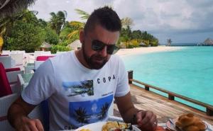 Medeni mjesec iz snova: Amel Ćurić sa suprugom Jelenom uživa na Maldivima