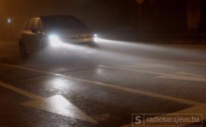 Vozači, oprez: Magla smanjuje vidljivost na pojedinim dionicama