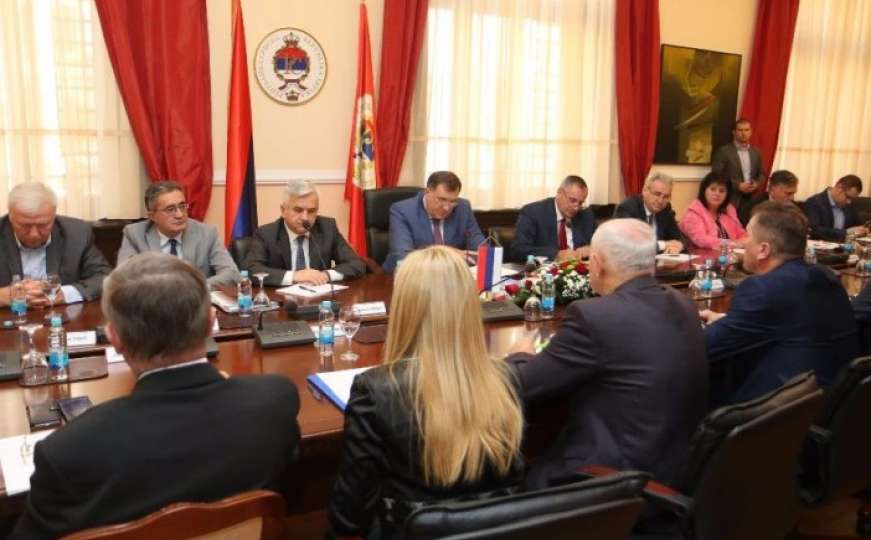 Počeo sastanak kod Dodika, bez predstavnika Saveza za promjene