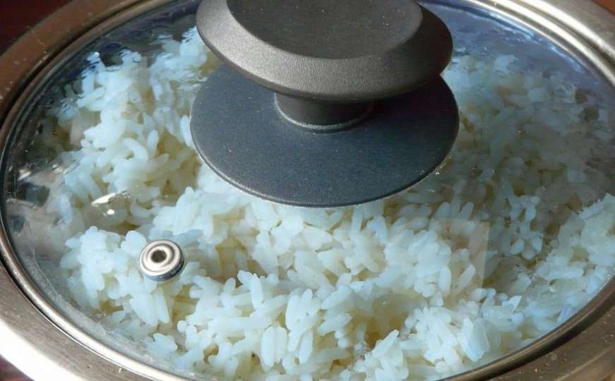 Mogli biste se otrovati od ostataka riže ako je ne spremite u frižider
