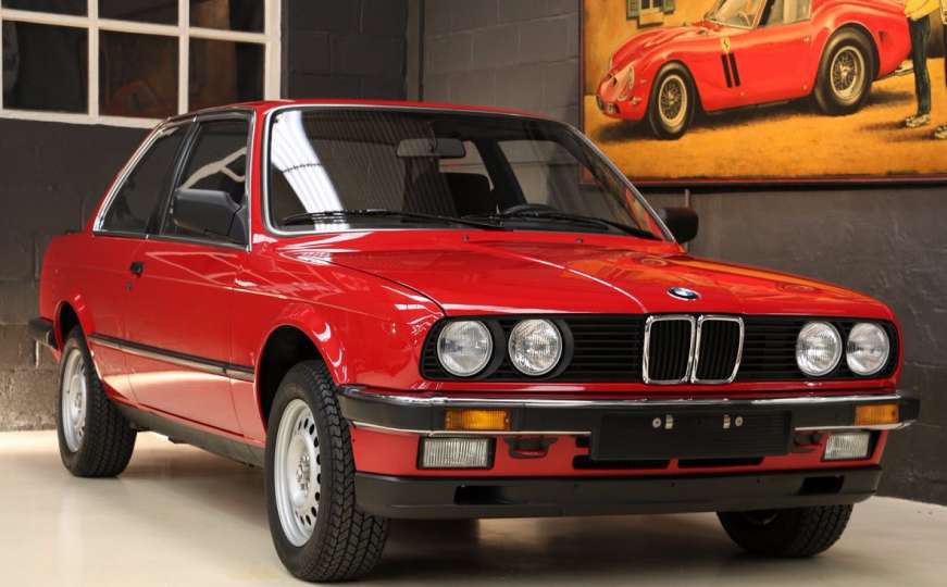 Kao ispod čekića: Prodaje se BMW 323i E30 koji je stajao 32 godine