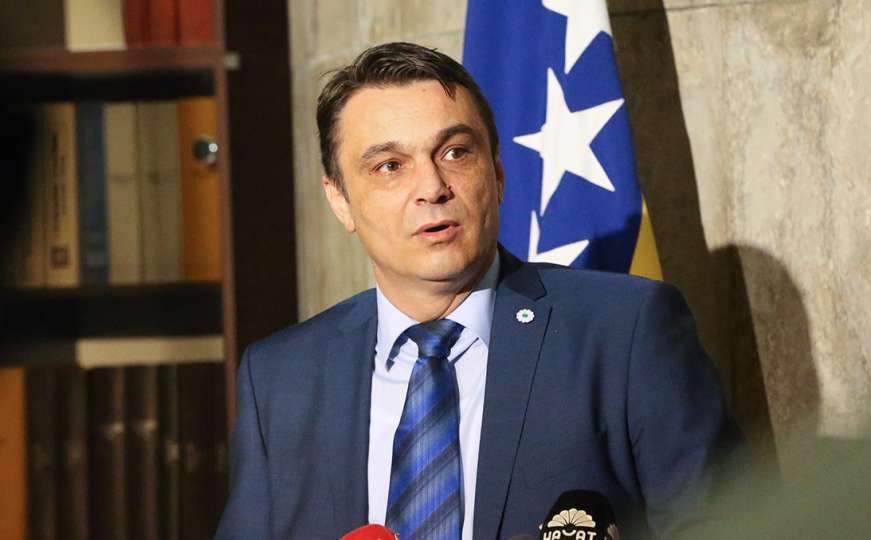 Ahmetović pitao o izgradnji fudbalskog stadiona za reprezentaciju BiH