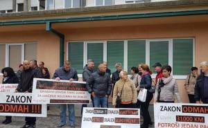 Pacijenti se okupili na protestnom skupu ispred bolnice u Travniku 