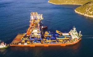 U Luku Ploče uplovio najširi brod u povijesti luke