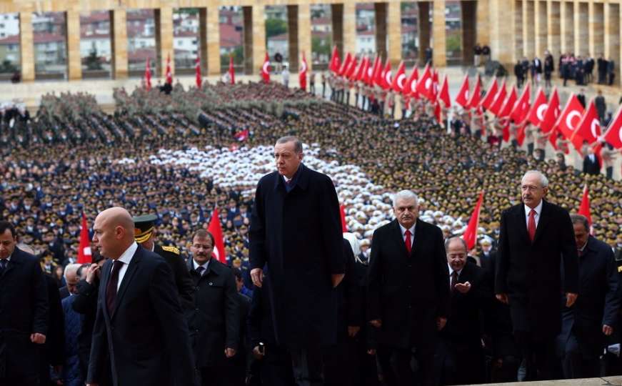 Erdogan položio cvijeće u Ataturkovom mauzoleju