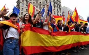 Demonstranti u Barceloni traže hapšenje Carlesa Puidgemonta