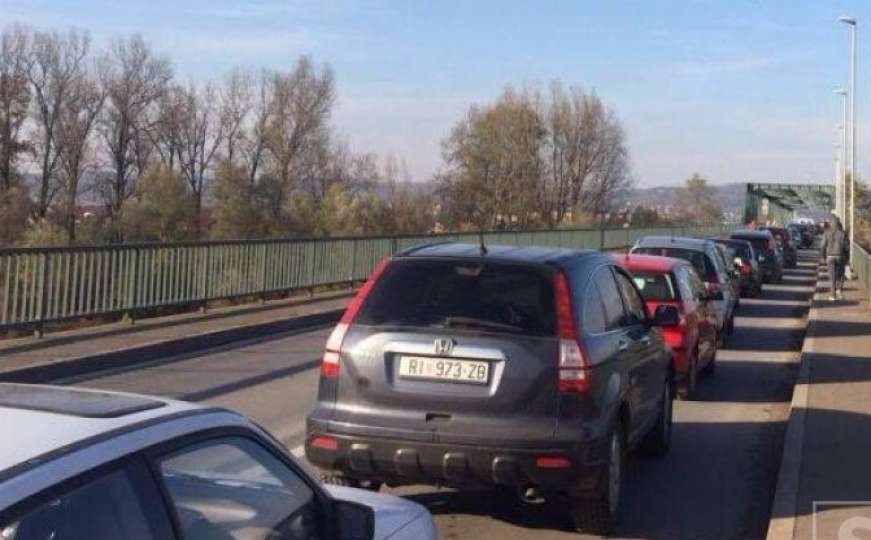 Kvar na sistemu: Obustavljen saobraćaj na graničnim prijelazima BiH - Hrvatska