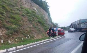 U saobraćajnoj nesreći kod Kamenice povrijeđena jedna osoba