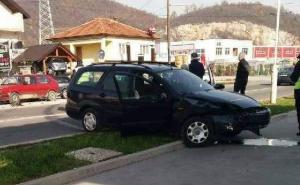 Saobraćajna nesreća u Hadžićima, vozač lakše povrijeđen