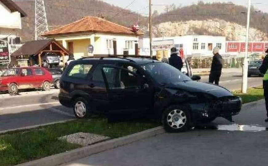 Saobraćajna nesreća u Hadžićima, vozač lakše povrijeđen