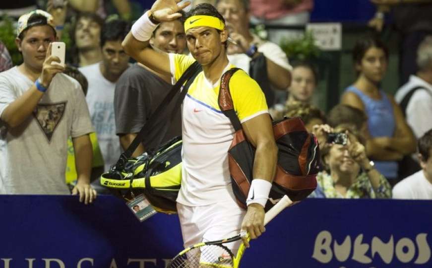 Nadal se povukao s Mastersa u Parizu zbog povrede koljena