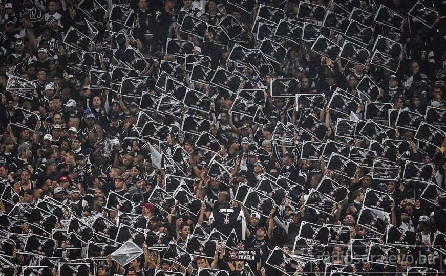 Ljubav prema klubu ne poznaje granice: Na treningu Corinthiansa 30.000 navijača