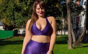 Plus size ljepotica pokazala trbuščić i poručila: Svijet je okrutno mjesto