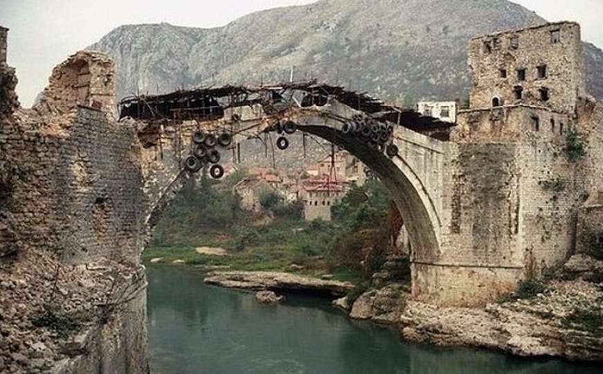 Najtužniji događaj u historiji Mostara: Na današnji dan srušen Stari most