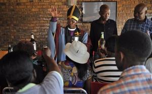 Crkva alkohola u Johannesburgu: Tokom molitve vjernici dužni piti pivo ili viski