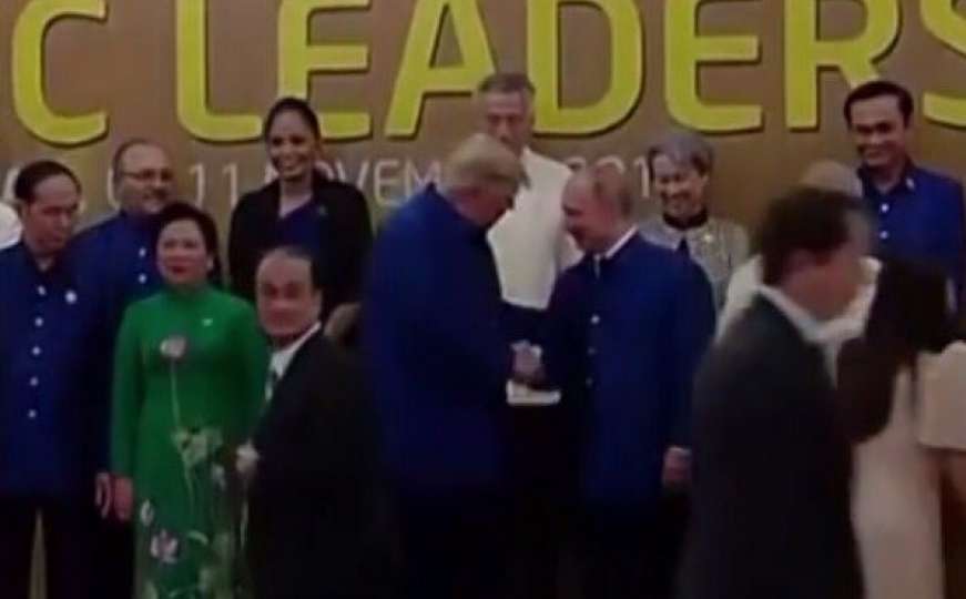 Putin i Trump rukovali se na samitu u Vijetnamu