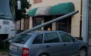 Autobus se zabio u rasvjetni stub: Vozač preminuo pred očima putnika 