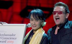 Irski bend U2: Suu Kyi se mora oglasiti povodom nasilja nad Rohingyama