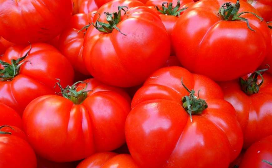 Sušeni paradajz poslastica za hladnije dane