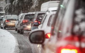 Prvi ovosezonski snijeg u Sloveniji uzrokovao brojne probleme